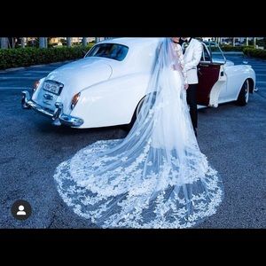 Wedding gown mermaid style never altered